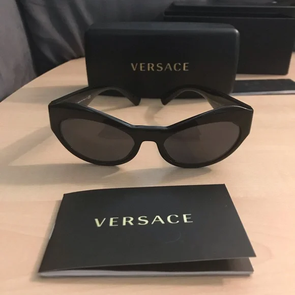 VERSACE SUNGLASSES NIB sunglasses for women Black cateye / gold + Versace case